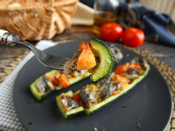Zucchinis stuffed with tomatoes and sardines - Preparation step 4