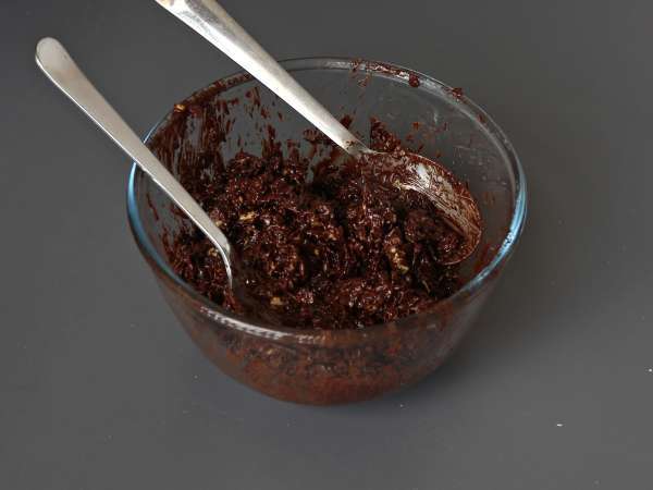 Chocolate Pringles - desert roses style - Preparation step 3