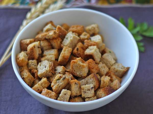 Crunchy herb croutons in the Air Fryer (quick and easy) - Preparation step 7