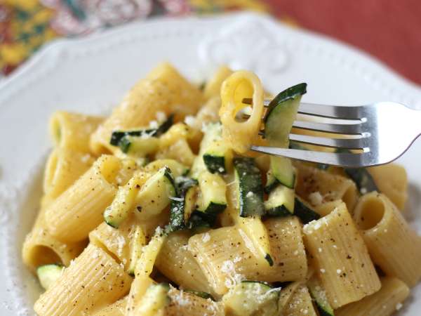 Zucchini carbonara: the vegetarian and very easy to prepare recipe - Preparation step 10