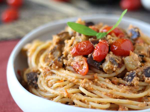 Pasta with eggplant and cherry tomatoes cream: simple and tasty recipe - Preparation step 9