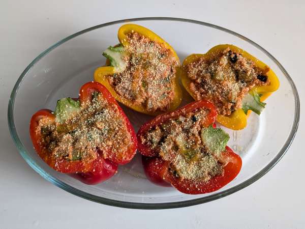 Baked vegetarian stuffed peppers: the easy and tasty recipe with vegetables and mozzarella cheese - Preparation step 7