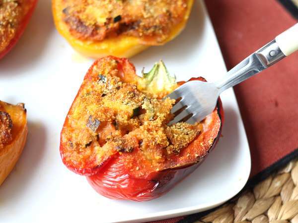Baked vegetarian stuffed peppers: the easy and tasty recipe with vegetables and mozzarella cheese - Preparation step 9