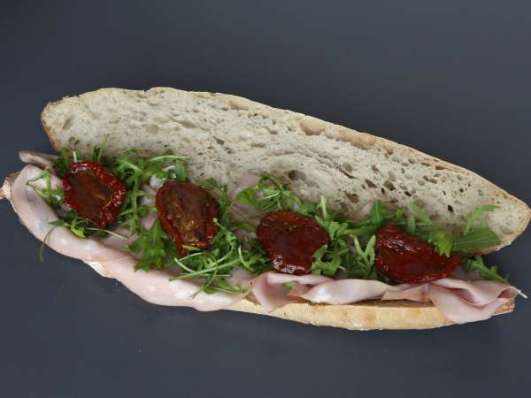 Gourmet Italian mortadella and burrata sandwich - Preparation step 4