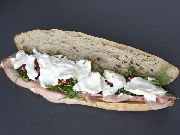 Gourmet Italian mortadella and burrata sandwich - Preparation step 5