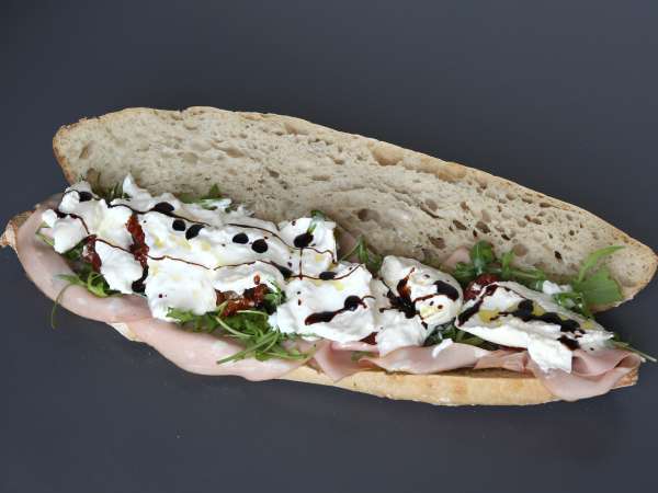 Gourmet Italian mortadella and burrata sandwich - Preparation step 6