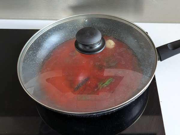 Pasta with stracciatella and creamy tomato: the first course ready in 10 minutes - Preparation step 2