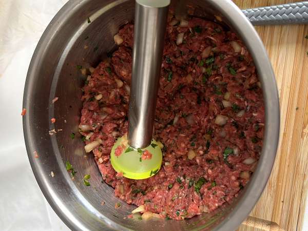 Turkish meatballs - Köfte - Preparation step 2