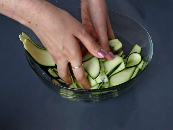 Pesto and zucchini tart: an easy recipe that smells like summer! - Preparation step 2