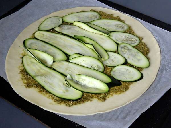 Pesto and zucchini tart: an easy recipe that smells like summer! - Preparation step 4