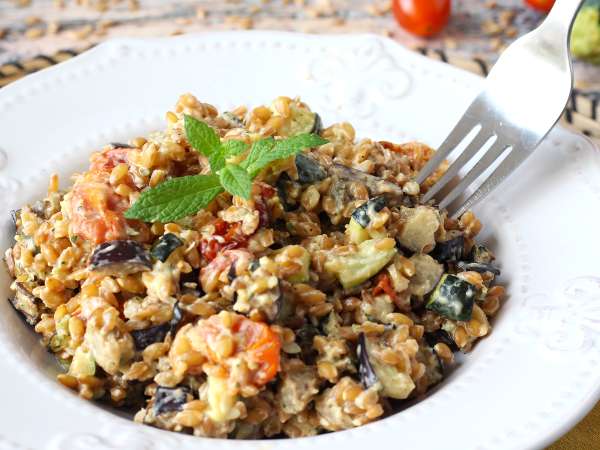 Creamy farro salad with zucchini, eggplant and cherry tomatoes - Preparation step 8