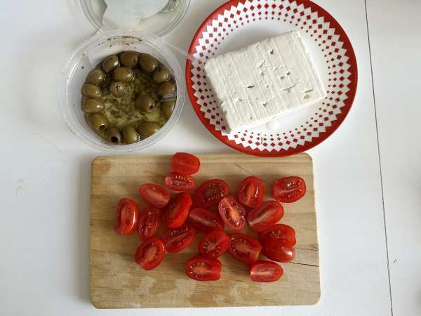 Potato salad with feta cheese, egg, and cherry tomatoes - Preparation step 3