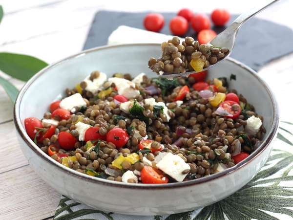 Lentil, tomato, and feta salad - Preparation step 3