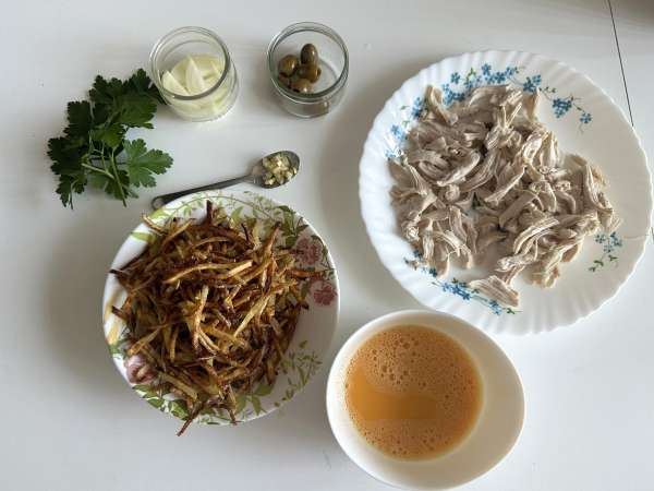 Frango à Brás: the perfect Portuguese dish for using up leftover chicken - Preparation step 8