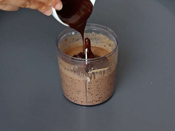 Protein-packed chocolate fudgy cake: an easy-to-make whey protein recipe - Preparation step 2