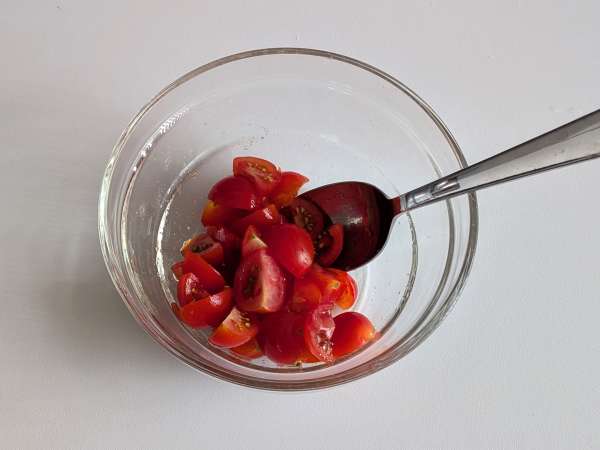 Chilled stuffed conchiglioni with stracciatella, pistachios, cherry tomatoes, and lemon - Preparation step 2