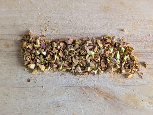 Chilled stuffed conchiglioni with stracciatella, pistachios, cherry tomatoes, and lemon - Preparation step 6
