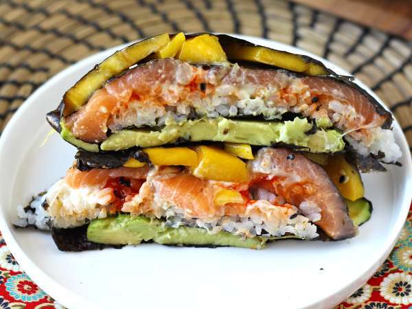 Salmon, avocado and mango sushi sandwich - Preparation step 10