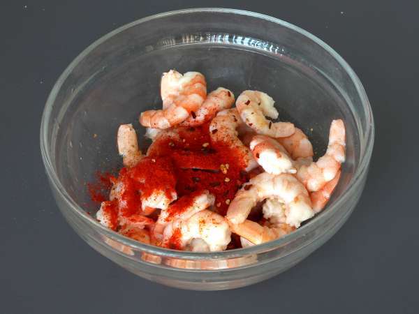 Shrimp and mango salad, fresh and perfect for summer - Preparation step 1