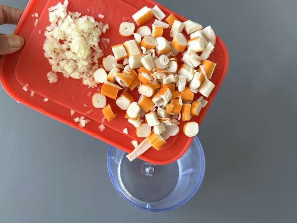 Surimi spread: the quick and creamy appetizer that’s perfect for sharing - Preparation step 1