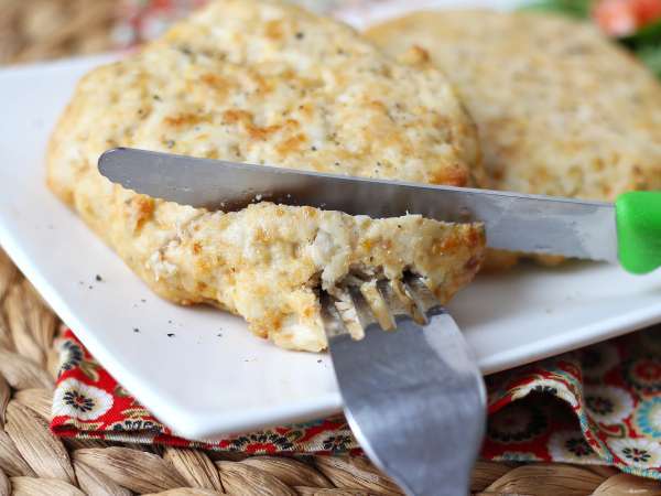 Soft and juicy chicken burgers made in an air fryer - Preparation step 10