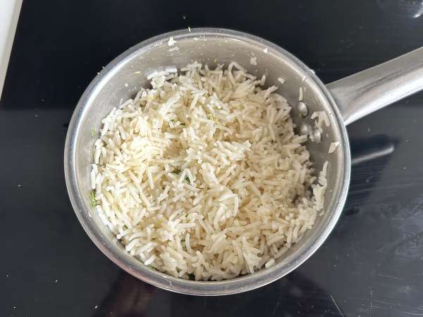 Easy lemon rice with fresh herbs, perfect with fish - Preparation step 7