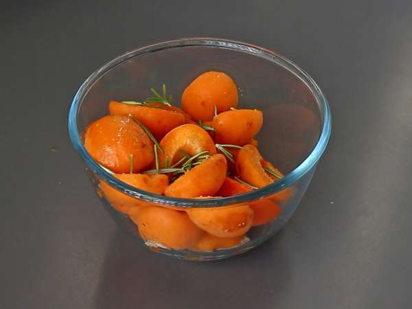 Roasted apricot tiramisu for summer - Preparation step 1