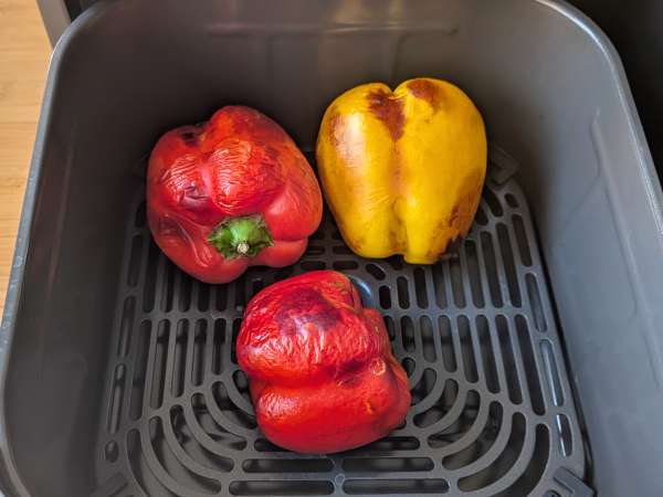 Air fryer stuffed peppers with sausage and scamorza - Preparation step 1