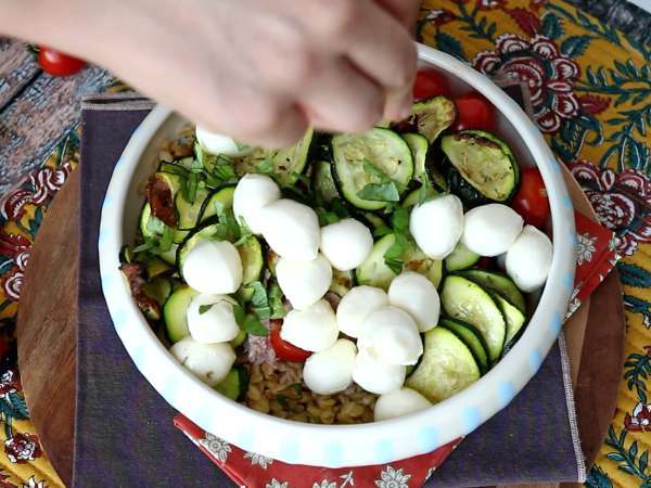 Summer wheat salad with tuna and mozzarella - Preparation step 7