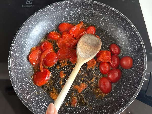 Spaghetti with sardines: an easy and inexpensive recipe! - Preparation step 4
