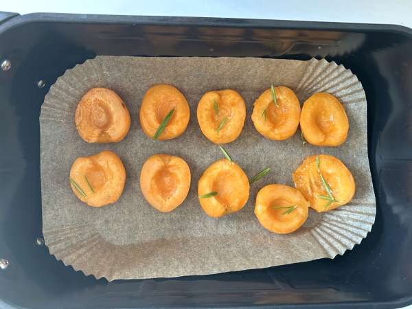 Roasted apricot ice cream made with the Ninja Creami - Preparation step 2