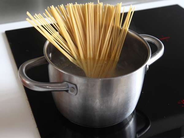 Cold gazpacho pasta salad - Preparation step 1