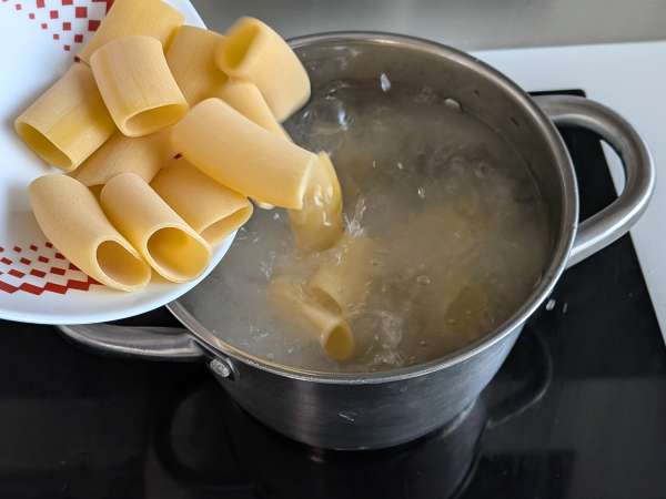 Creamy bell pepper and mint pasta - Preparation step 6