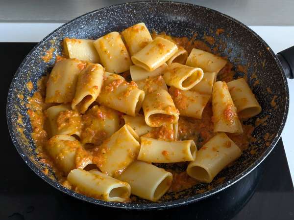 Creamy bell pepper and mint pasta - Preparation step 8