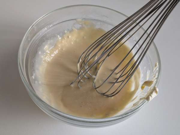 Savory flans with olives and cream cheese in an Air Fryer - Preparation step 2