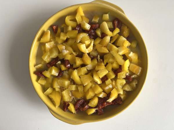 One-pot orzo pasta with bell peppers, chorizo, and spinach - Preparation step 4