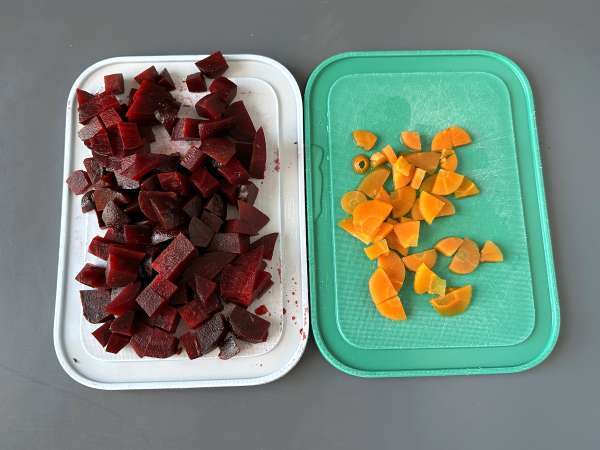 Beet salad with grilled halloumi - Preparation step 1