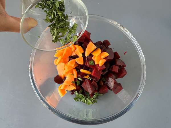 Beet salad with grilled halloumi - Preparation step 2