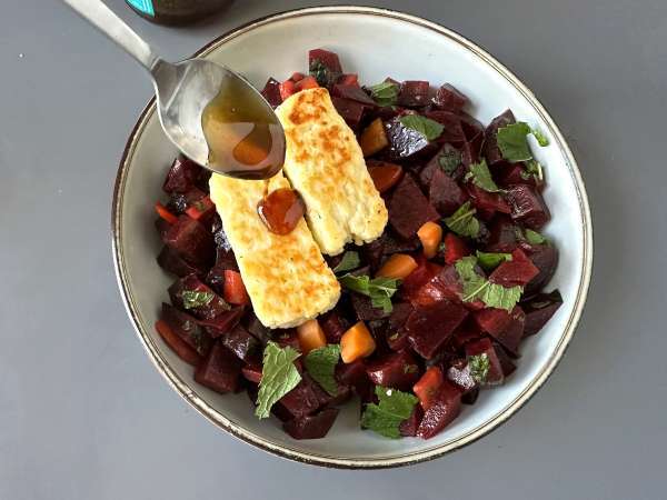 Beet salad with grilled halloumi - Preparation step 8