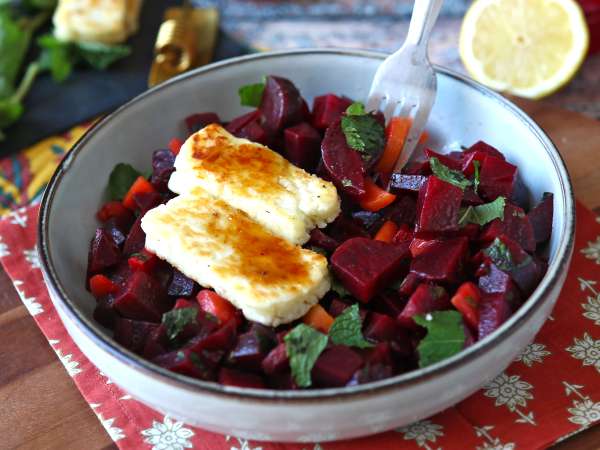 Beet salad with grilled halloumi - Preparation step 9