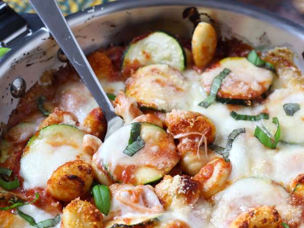 Quick recipe for zucchini and mozzarella gnocchi gratin - Preparation step 6