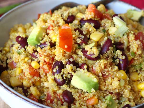 Protein-packed quinoa salad with red kidney beans and corn - Preparation step 8