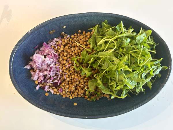 Quick and easy protein-packed lentil salad with cottage cheese - Preparation step 2