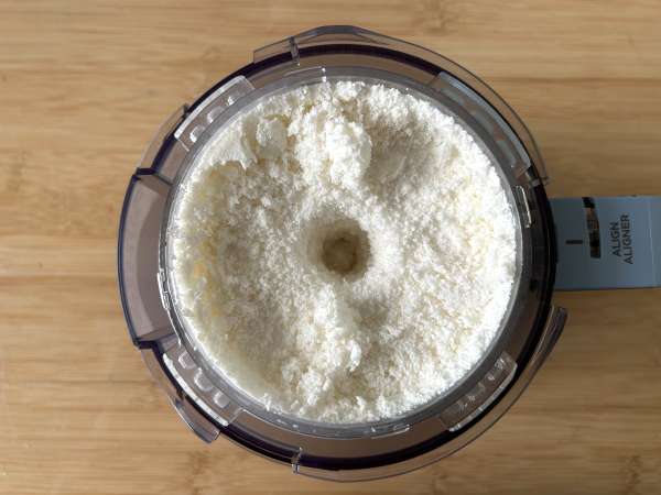 Coconut ice cream with the Ninja Creami - Preparation step 4