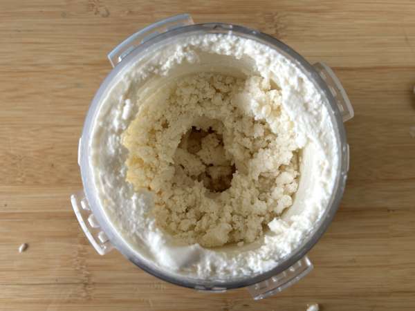Coconut ice cream with the Ninja Creami - Preparation step 5