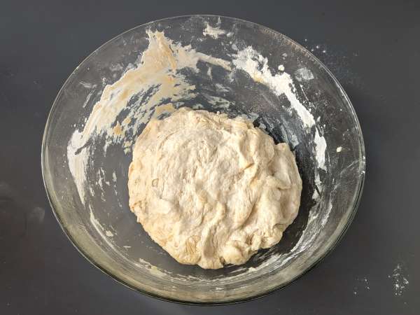 Thick, fluffy focaccia with cherry tomatoes, olives, and oregano - Preparation step 4
