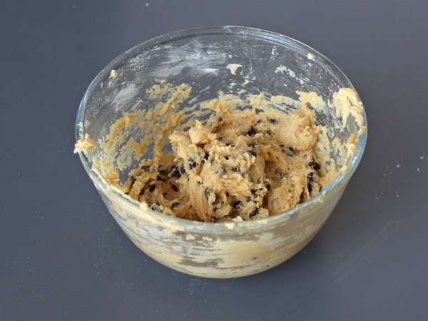 Chocolate cookie bars that are both soft and crunchy - Preparation step 4