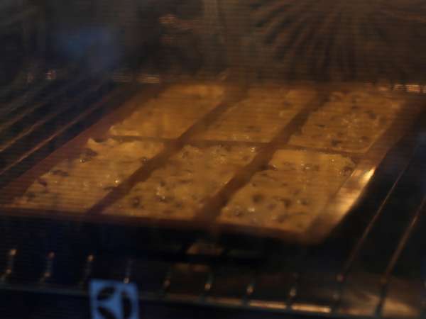 Chocolate cookie bars that are both soft and crunchy - Preparation step 6