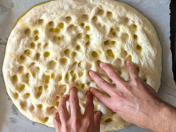 Rustic Focaccia with Onion and Rosemary - Preparation step 9