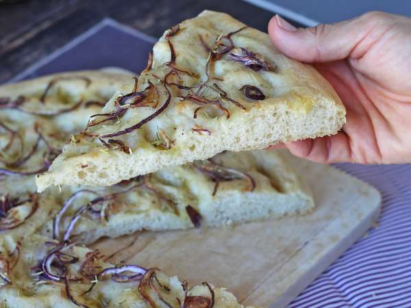 Rustic Focaccia with Onion and Rosemary - Preparation step 13